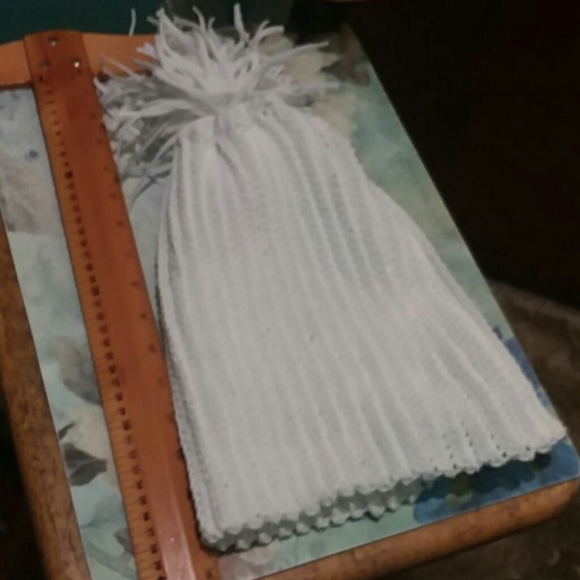 Handcrafted Scarf N Hat Set - Picture 4 of 5